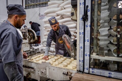 Middle East conflict fuels bread shortage in hungry Gaza